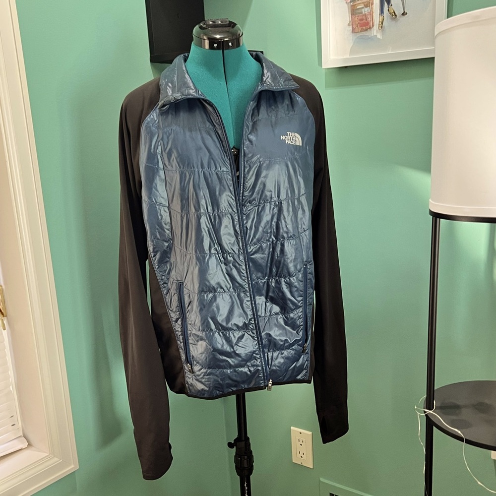 The North Face Men's Lightweight Blue and Black Jacket